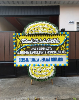 Papan Bunga Duka di Pangururan